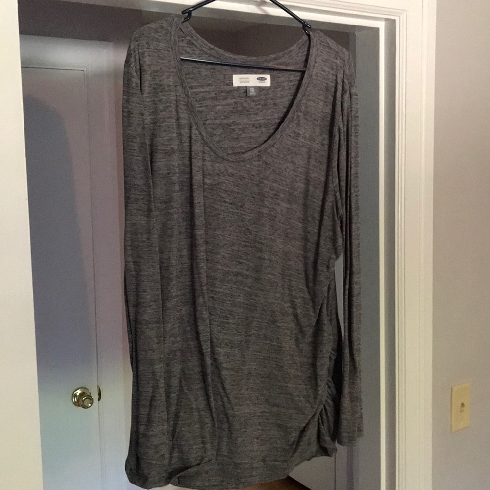 Women’s long sleeved maternity shirt
